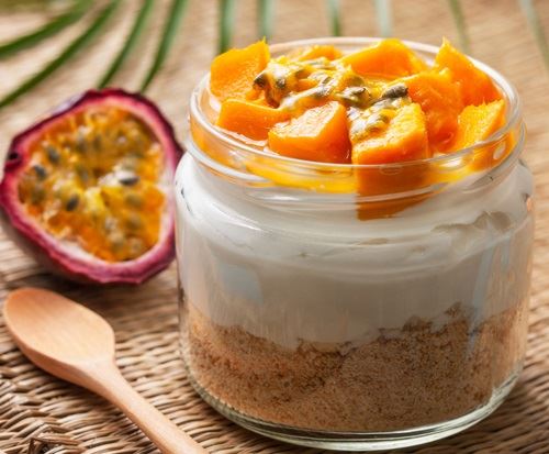 Glass dessert jars for summer sweets